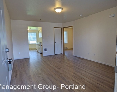 1765 Sw Tamarack St. - Photo Thumbnail 5