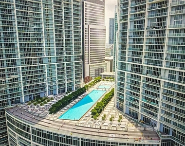 475 Brickell Ave - Photo Thumbnail 13