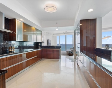 2711 S Ocean Dr - Photo Thumbnail 22