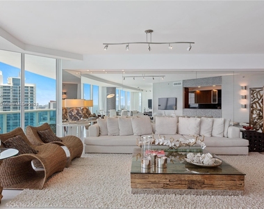 2711 S Ocean Dr - Photo Thumbnail 5