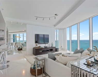 2711 S Ocean Dr - Photo Thumbnail 7