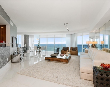 2711 S Ocean Dr - Photo Thumbnail 1