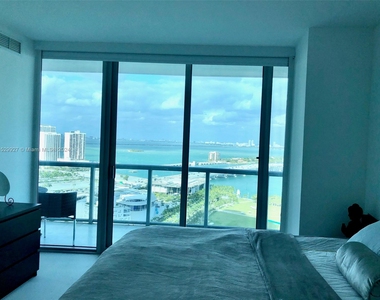 888 Biscayne Blvd - Photo Thumbnail 14