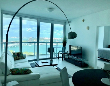 888 Biscayne Blvd - Photo Thumbnail 10