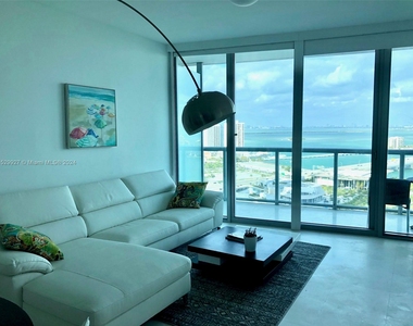 888 Biscayne Blvd - Photo Thumbnail 7