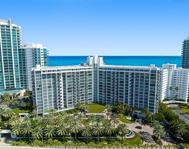 10275 Collins Ave - Photo Thumbnail 26