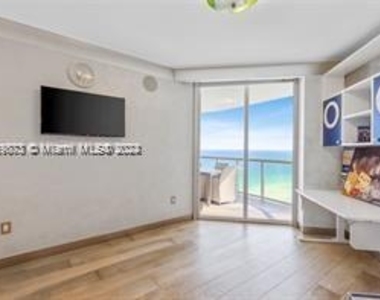 18671 Collins Ave - Photo Thumbnail 29