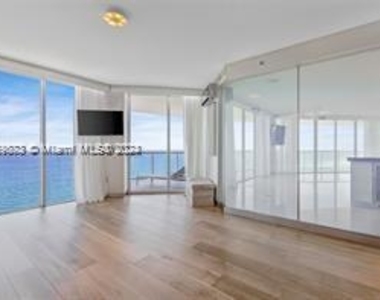 18671 Collins Ave - Photo Thumbnail 23