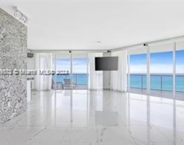 18671 Collins Ave - Photo Thumbnail 2