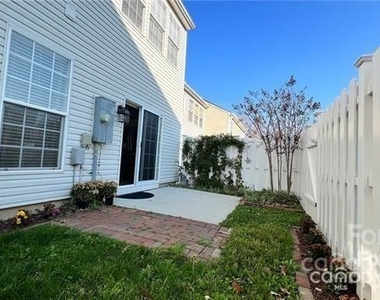 6931 Beverly Springs Drive - Photo Thumbnail 20