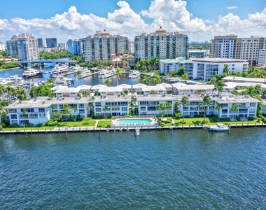 2727 Yacht Club Boulevard - Photo Thumbnail 5