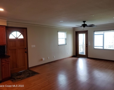 2565 Pineapple Avenue - Photo Thumbnail 9