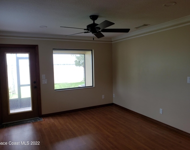 2565 Pineapple Avenue - Photo Thumbnail 10