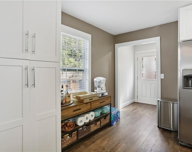 886 Hubbard Street Sw - Photo Thumbnail 16