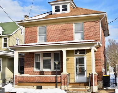 137 E Penn Avenue - Photo Thumbnail 14