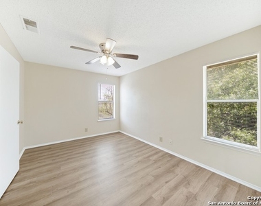 3607 Bremen Ave - Photo Thumbnail 14