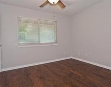 5508 Tremont Street - Photo Thumbnail 10