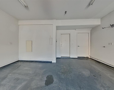 2111 Clark Street - Photo Thumbnail 25