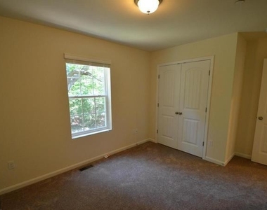 5917 Sneed Drive - Photo Thumbnail 24