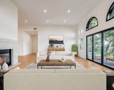 15851 Mulholland Pl - Photo Thumbnail 8