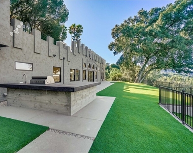 15851 Mulholland Pl - Photo Thumbnail 0