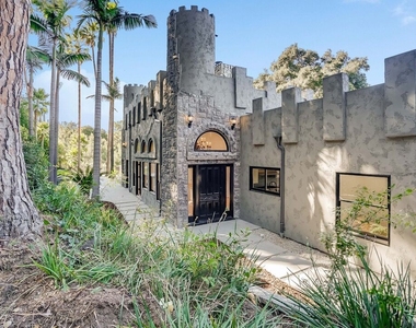 15851 Mulholland Pl - Photo Thumbnail 5