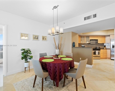 16699 Collins Ave - Photo Thumbnail 19