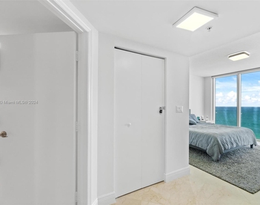 16699 Collins Ave - Photo Thumbnail 33