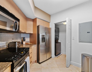 16699 Collins Ave - Photo Thumbnail 14