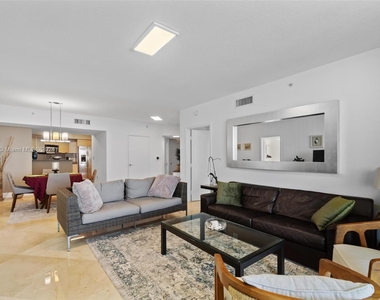 16699 Collins Ave - Photo Thumbnail 22