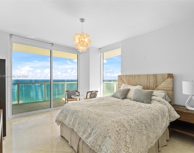 16699 Collins Ave - Photo Thumbnail 27