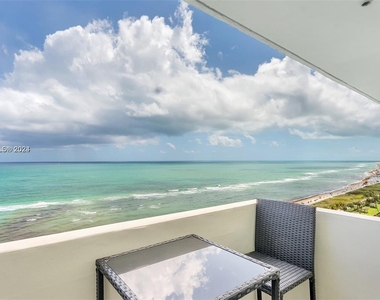 2899 Collins Ave - Photo Thumbnail 1