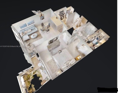 2899 Collins Ave - Photo Thumbnail 15