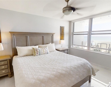 2899 Collins Ave - Photo Thumbnail 16