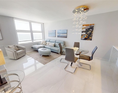 2899 Collins Ave - Photo Thumbnail 11