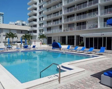 5750 Collins Ave - Photo Thumbnail 1