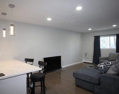 135 Granite Avenue - Photo Thumbnail 4