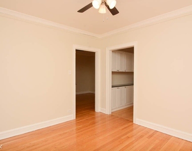 4218 N. Clark, Unit 7 - Photo Thumbnail 6