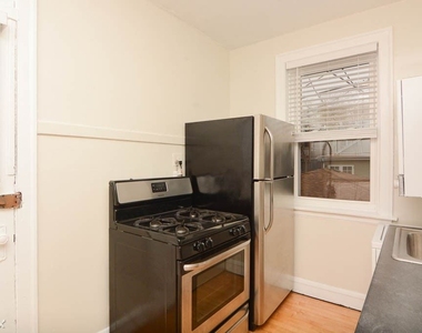 4218 N. Clark, Unit 7 - Photo Thumbnail 1