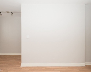 511 W. Belmont, Unit C24 - Photo Thumbnail 18