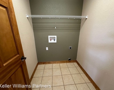 8077 Briarthorn Ln - Photo Thumbnail 14