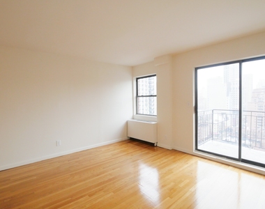 245 East 84th Street - Photo Thumbnail 2