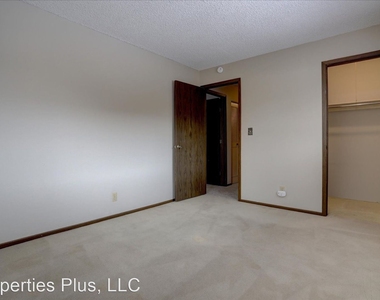 9777 Orangewood Dr - Photo Thumbnail 15