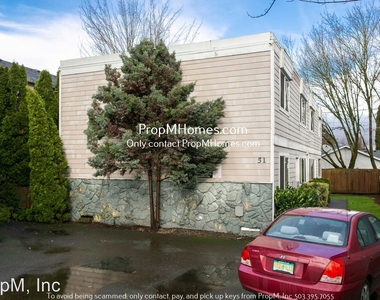 6851 N Fessenden Street - Photo Thumbnail 15