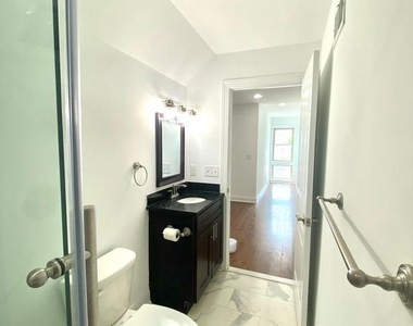 2570 Frankford Ave - Photo Thumbnail 7