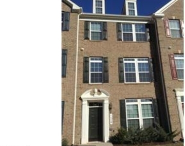 7538 Honey Locust Ln - Photo Thumbnail 0