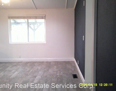 945 Davis Street - Photo Thumbnail 2