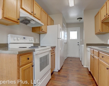 4500 W Bingham Pl A-b #a-b - Photo Thumbnail 8