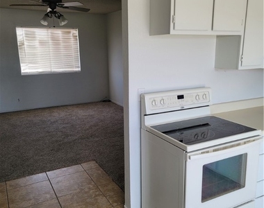 410 N Moapa Valley Boulevard - Photo Thumbnail 7