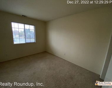 9385 Ivydale Cir - Photo Thumbnail 20